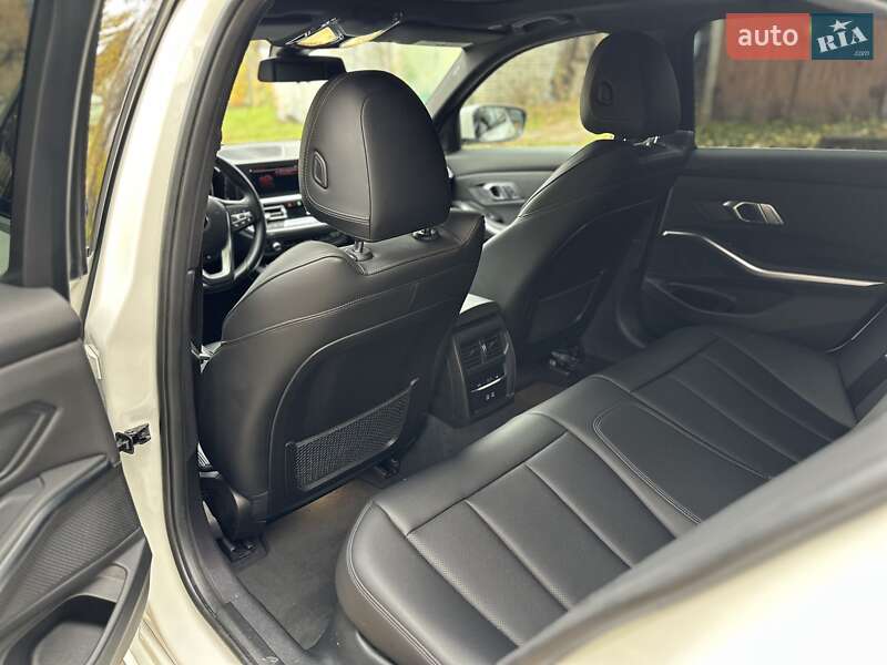 Седан BMW 3 Series 2022 в Києві фото 8 Седан BMW 3 Series 2022 в Києві