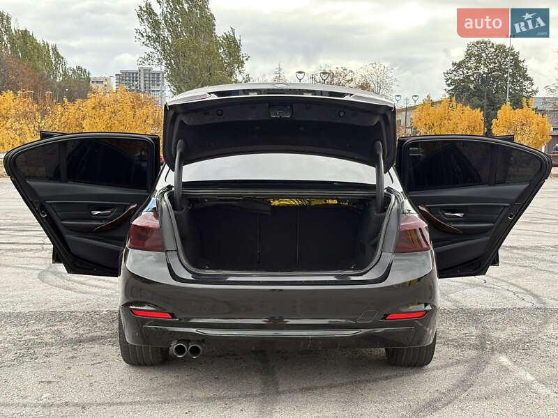 Седан BMW 3 Series 2013 в Запорожье