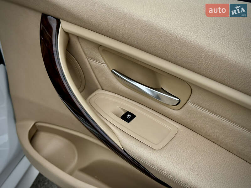 Седан BMW 3 Series 2014 в Киеве