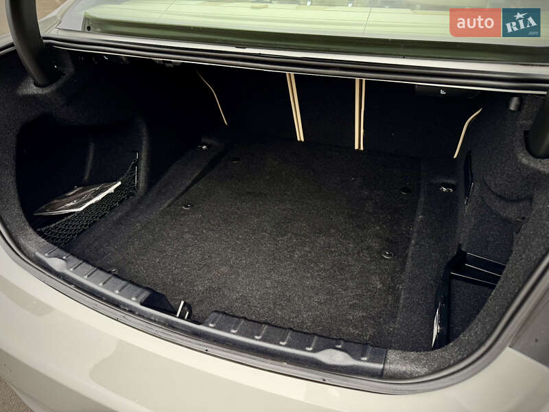 Седан BMW 3 Series 2014 в Киеве