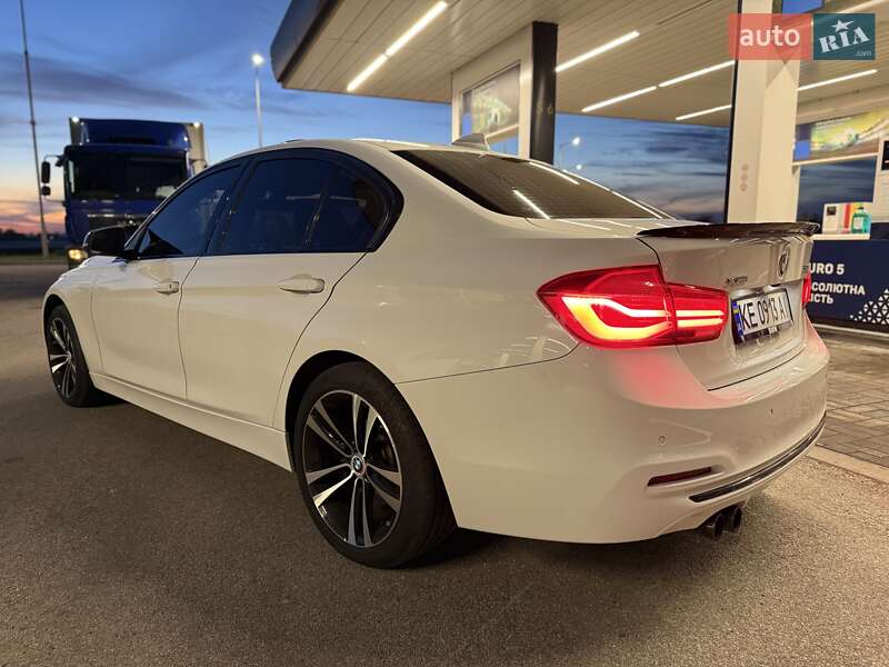Седан BMW 3 Series 2018 в Дніпрі