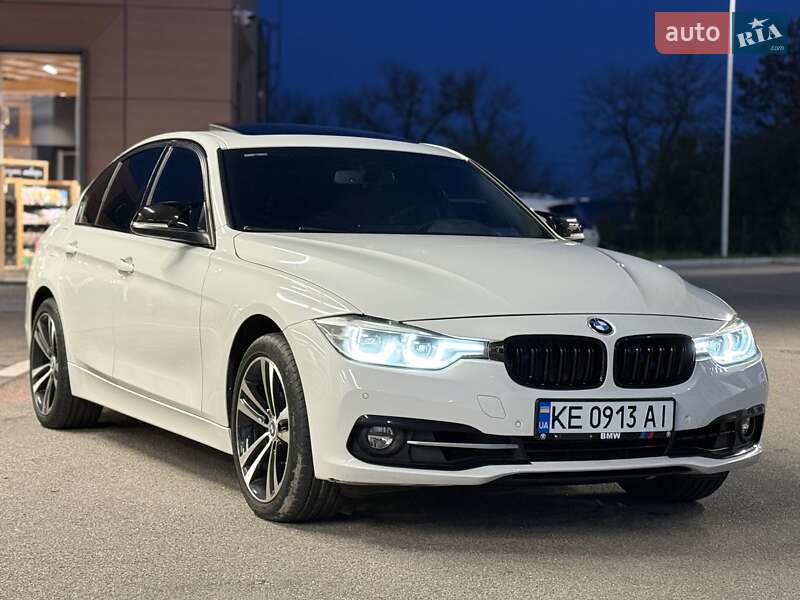 Седан BMW 3 Series 2018 в Дніпрі