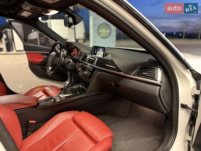 Седан BMW 3 Series 2018 в Дніпрі
