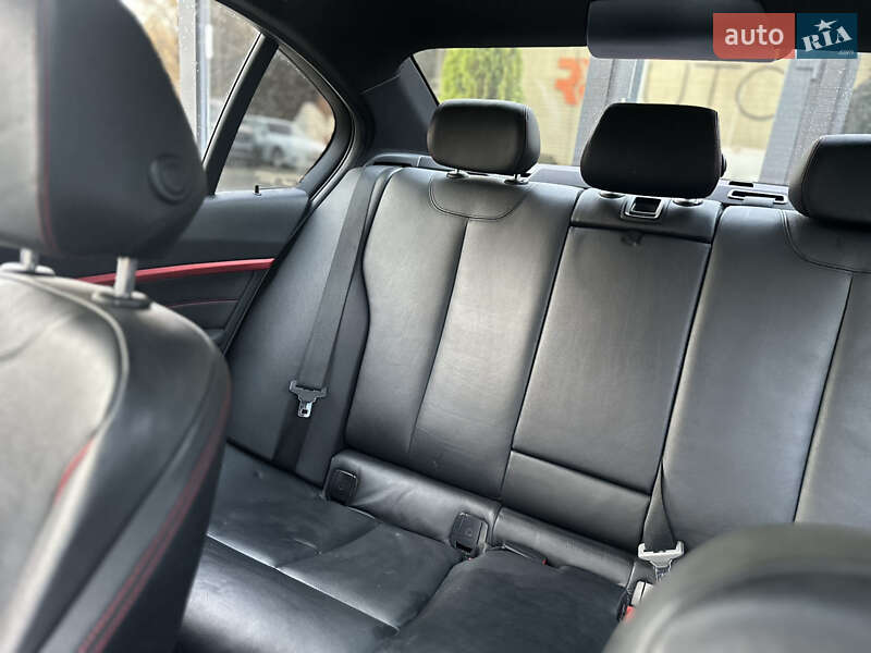 Седан BMW 3 Series 2013 в Львові