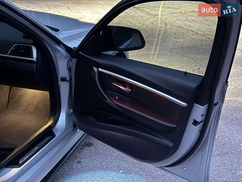 Седан BMW 3 Series 2017 в Житомире