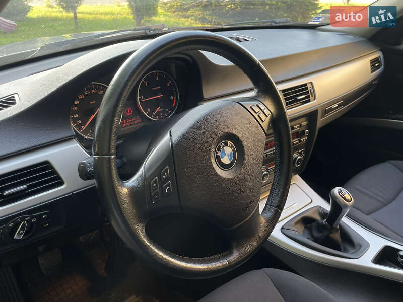 Универсал BMW 3 Series 2010 в Львове