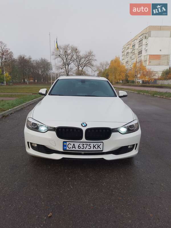 Седан BMW 3 Series 2015 в Прилуках