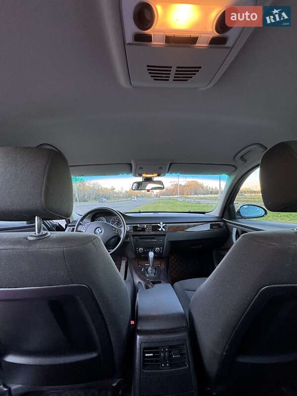 Седан BMW 3 Series 2007 в Львові