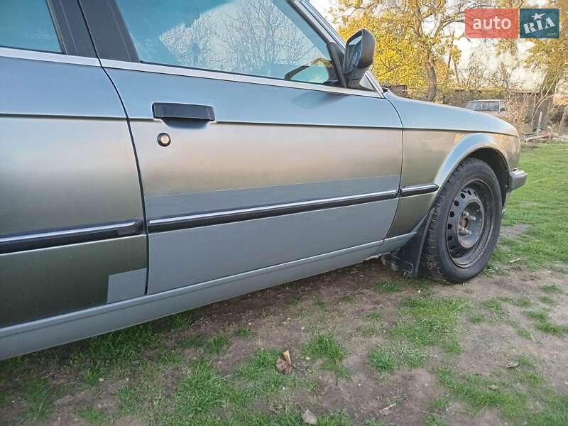 Седан BMW 3 Series 1985 в Снигиревке