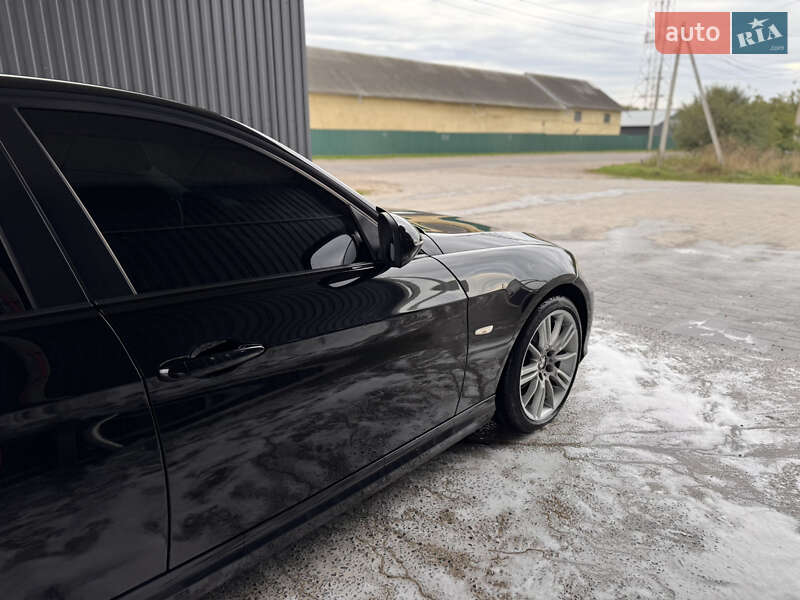 Седан BMW 3 Series 2010 в Львове