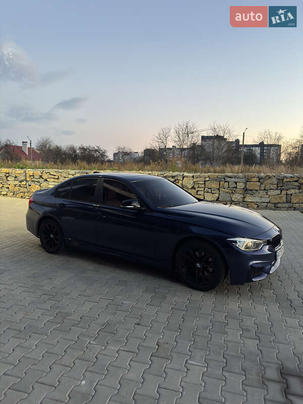 Седан BMW 3 Series 2015 в Калуше