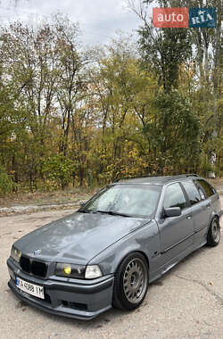 Универсал BMW 3 Series 1998 в Каменском