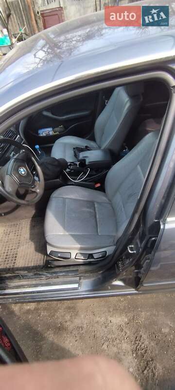 Седан BMW 3 Series 2000 в Синельниково