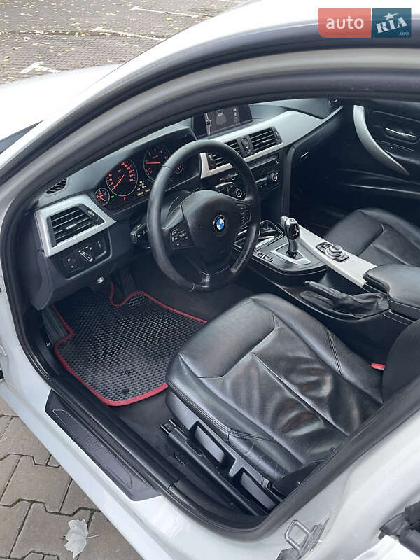Седан BMW 3 Series 2013 в Богуславе