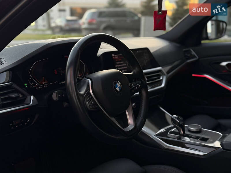 Седан BMW 3 Series 2019 в Одессе