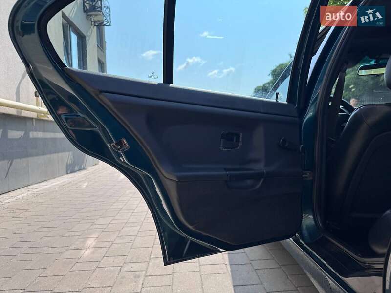 Седан BMW 3 Series 1998 в Хмельницком