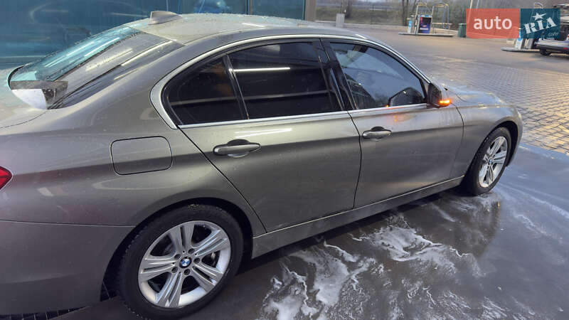Седан BMW 3 Series 2017 в Киеве