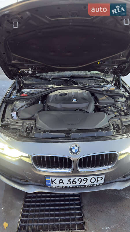 Седан BMW 3 Series 2017 в Киеве