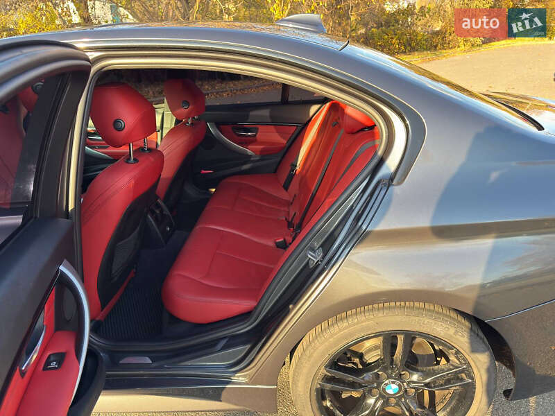 Седан BMW 3 Series 2016 в Чернигове