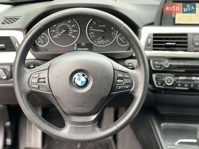 Седан BMW 3 Series 2017 в Киеве