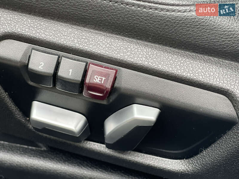 Седан BMW 3 Series 2017 в Киеве