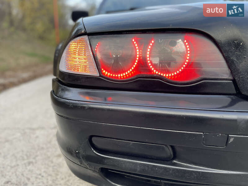 Седан BMW 3 Series 1999 в Градижске