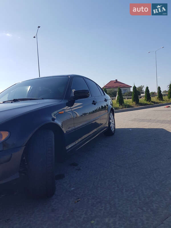 Седан BMW 3 Series 2004 в Львове