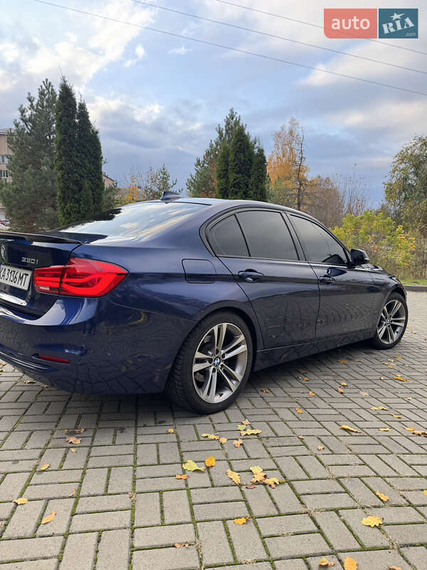 Седан BMW 3 Series 2018 в Киеве