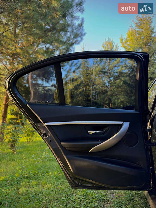 Седан BMW 3 Series 2013 в Киеве