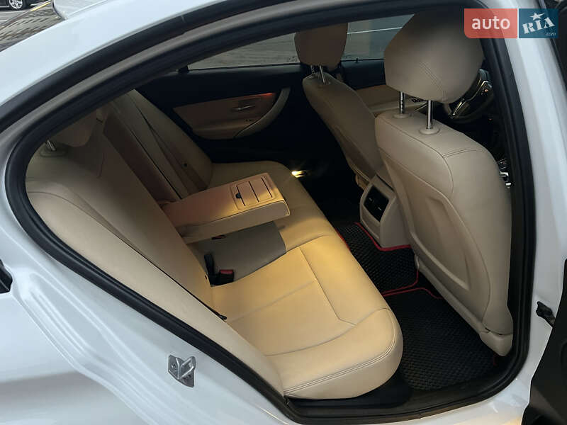 Седан BMW 3 Series 2017 в Вишневом фото 21 Седан BMW 3 Series 2017 в Вишневом