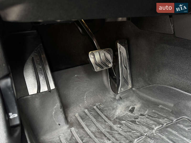 Седан BMW 3 Series 2013 в Житомире