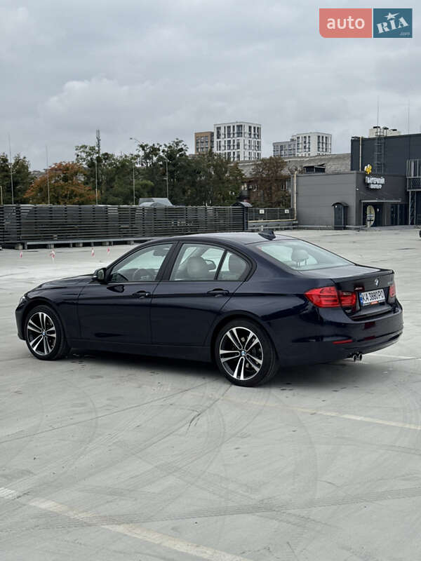 Седан BMW 3 Series 2014 в Киеве