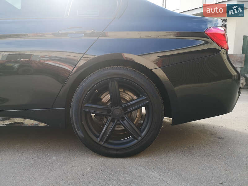 Седан BMW 3 Series 2013 в Калуше