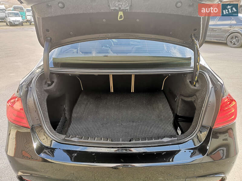 Седан BMW 3 Series 2013 в Калуше