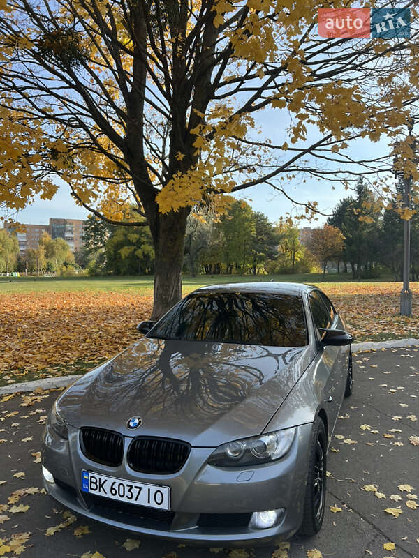 Купе BMW 3 Series 2008 в Ровно