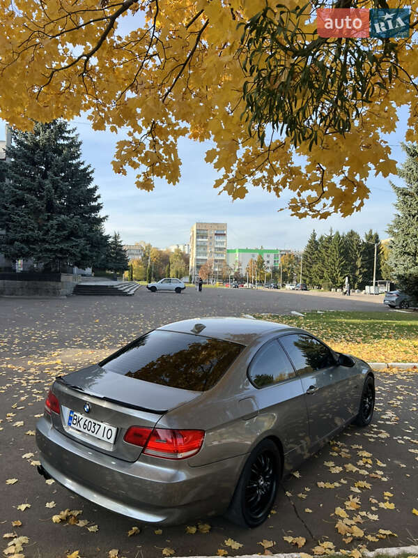Купе BMW 3 Series 2008 в Ровно