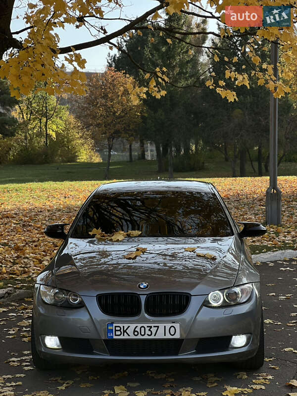 Купе BMW 3 Series 2008 в Ровно