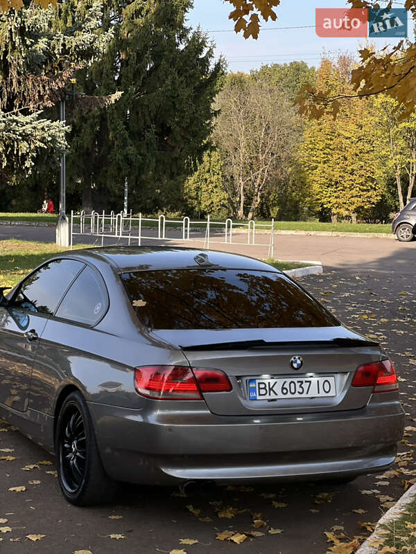 Купе BMW 3 Series 2008 в Ровно