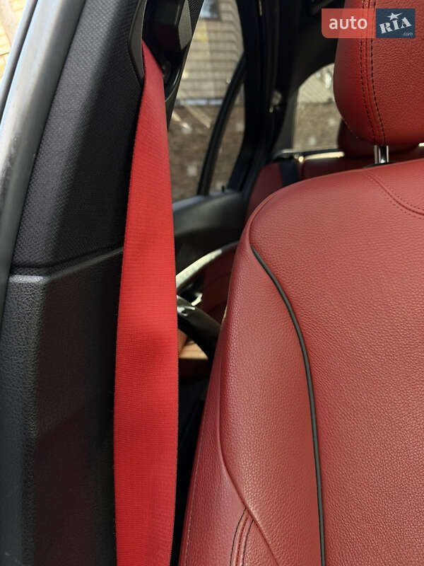 Седан BMW 3 Series 2016 в Киеве