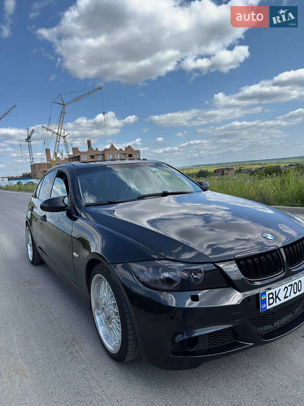 Седан BMW 3 Series 2005 в Ровно