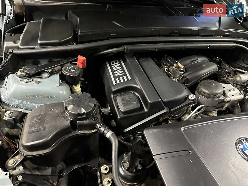 Седан BMW 3 Series 2006 в Умани