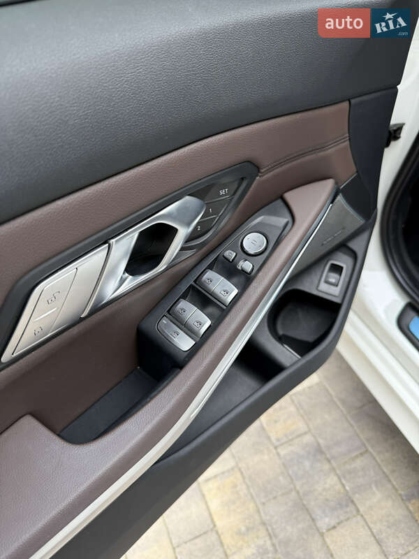 Седан BMW 3 Series 2020 в Одессе