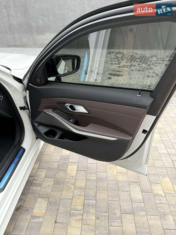 Седан BMW 3 Series 2020 в Одессе