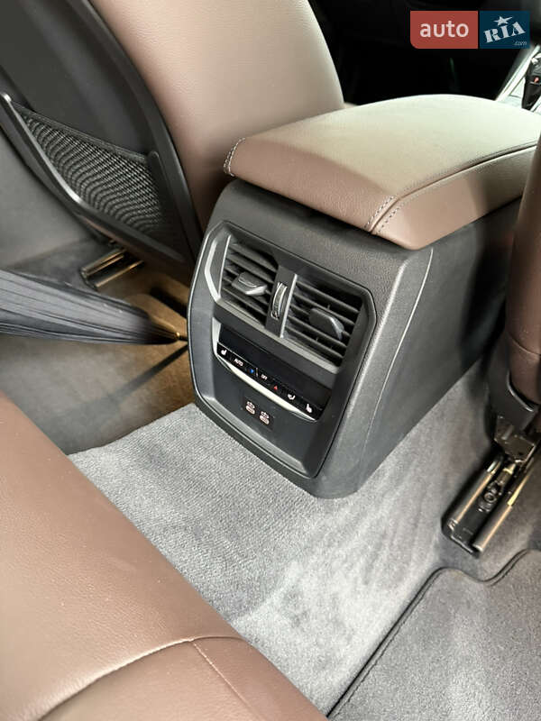 Седан BMW 3 Series 2020 в Одессе