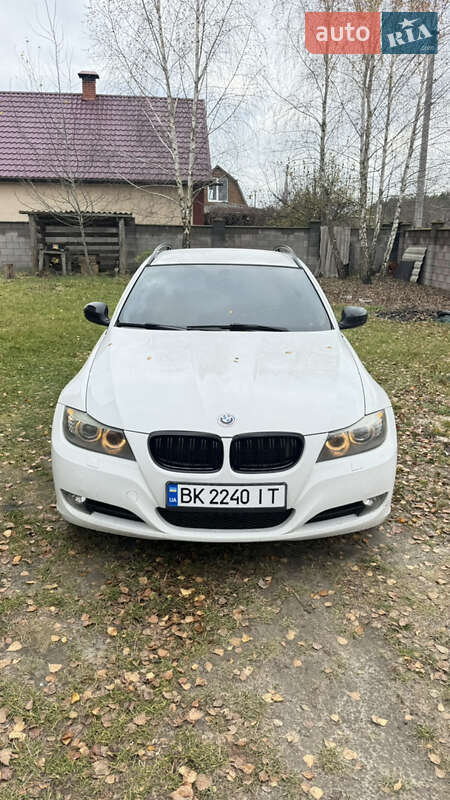 Универсал BMW 3 Series 2010 в Сарнах