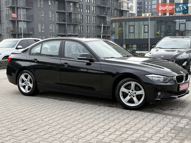Седан BMW 3 Series 2014 в Львові