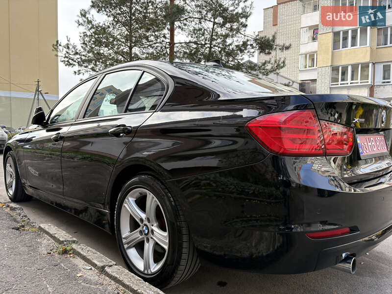 Седан BMW 3 Series 2014 в Львові