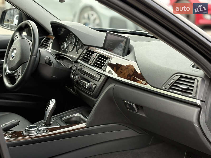 Седан BMW 3 Series 2014 в Львові