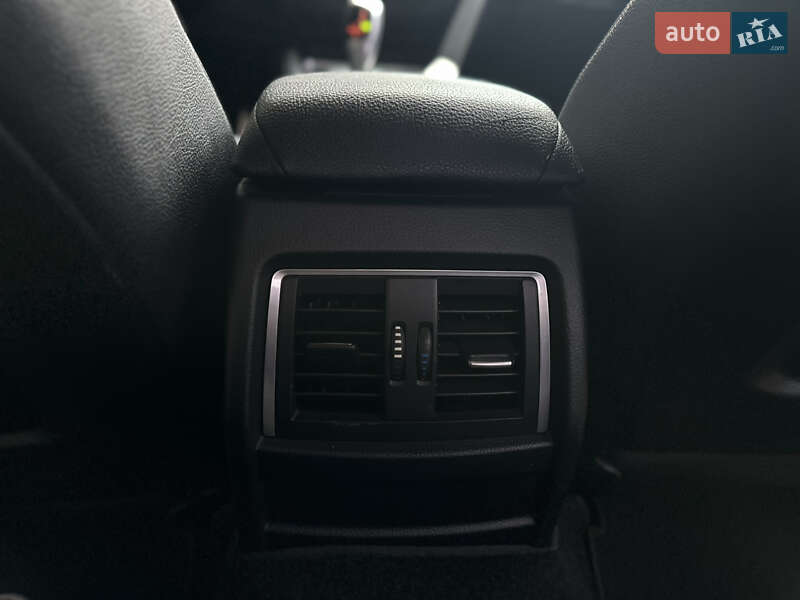 Седан BMW 3 Series 2015 в Киеве