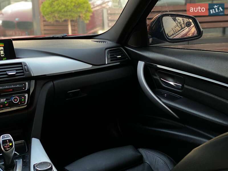 Седан BMW 3 Series 2016 в Львове